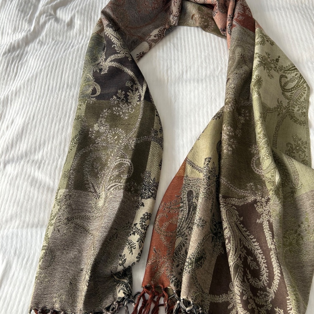 MOKSHA Shawl Wrap Scarf 100% Fine Wool Elegant Colors 80 X 27” EUC